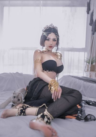 我乃魔教女帝，竟被凡人师尊单手镇压