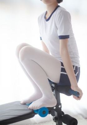 再婚老妈被继子继女宠上天